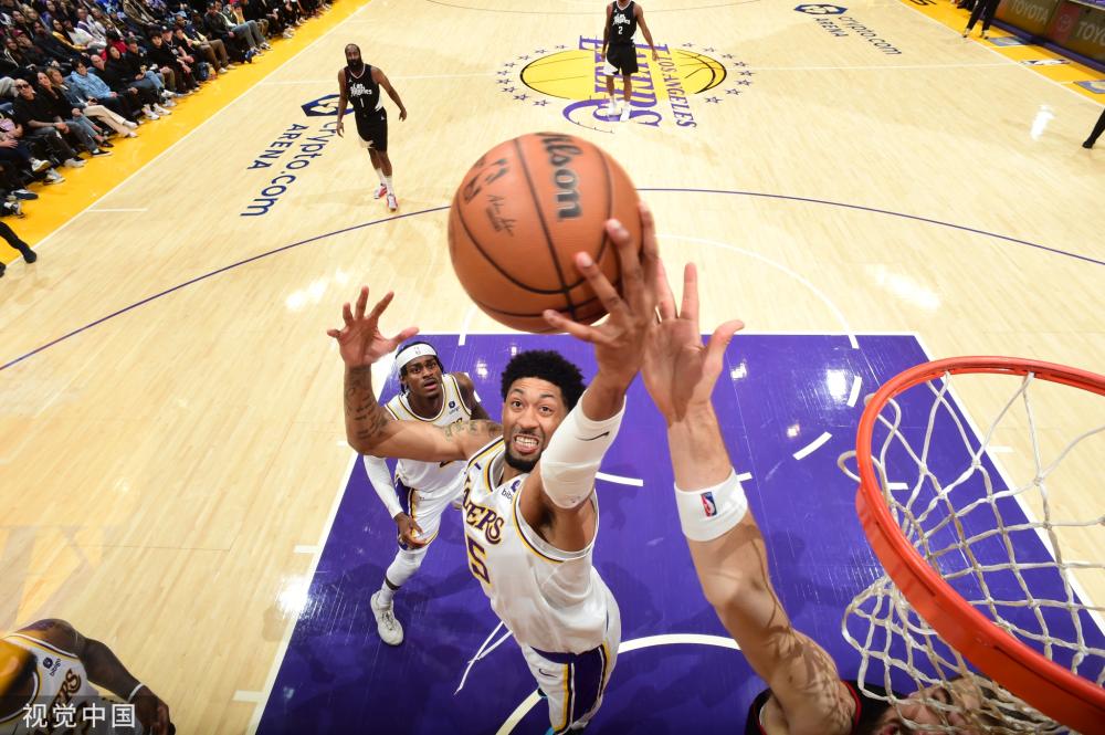 他以灵活的 他以灵活的